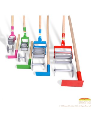 Manual garden cultivator with fixed blade 9